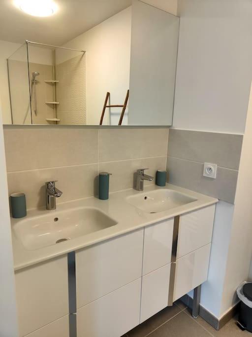 Location De Vacances A Andernos - Appartement 2 Chambres Dans Residence Neuve Kültér fotó